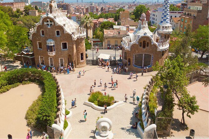 Barcelona: Reserved Group Entrance to Park Güell with Audio Guide - Stone structures and Gaudí’s building language
