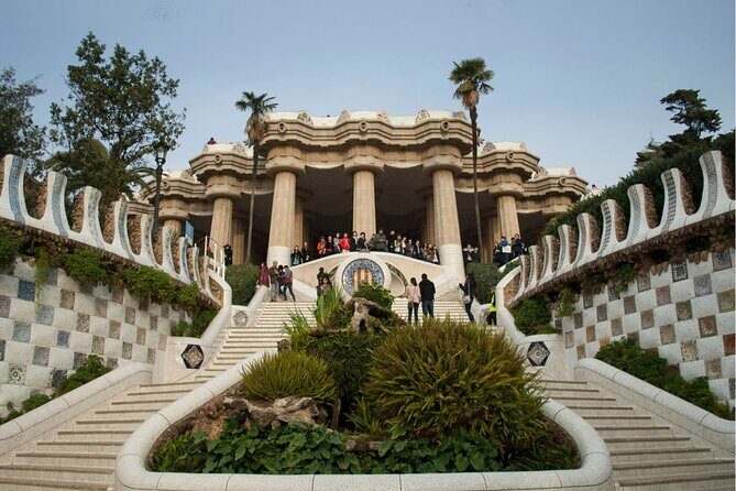 Barcelona: Reserved Group Entrance to Park Güell with Audio Guide - Views over Barcelona: where the walk pays off