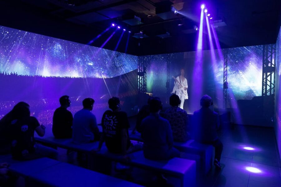 Barcelona: Rock Museum- Guitar Legends Hall - From blues-bar mood to festival noise: what the rock timeline feels like