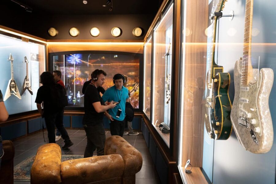 Barcelona: Rock Museum- Guitar Legends Hall - Self-guided pacing: how to tour this place without rushing