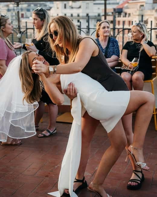 Barcelona: Rooftop Salsa Class with Bottomless Sangria - The 2-Hour Beginner Lesson: Steps, Music, and Getting Comfortable