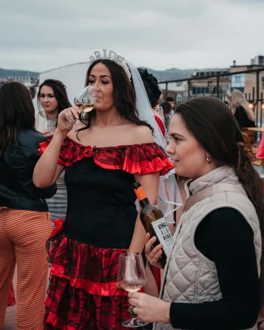 Barcelona: Rooftop Salsa Class with Bottomless Sangria - Bottomless Sangria and White Cava: The Drink Strategy