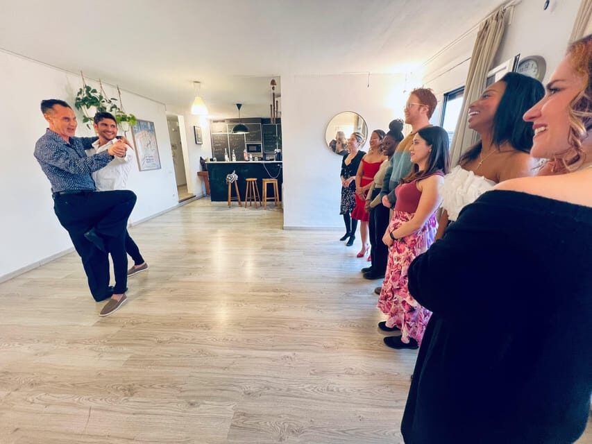 Barcelona: Rooftop Tango Lesson with Drinks and Videos - Why a rooftop tango class works so well in the Gothic Quarter