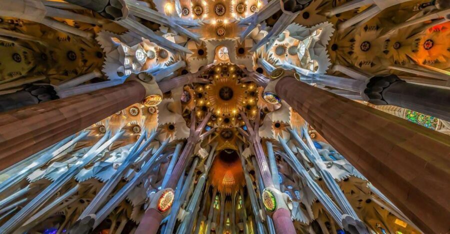 Barcelona: Sagrada Familia and City Tour with Hotel Pickup - Hotel Pickup, Plaça Catalunya, and a Plan You Can Actually Follow