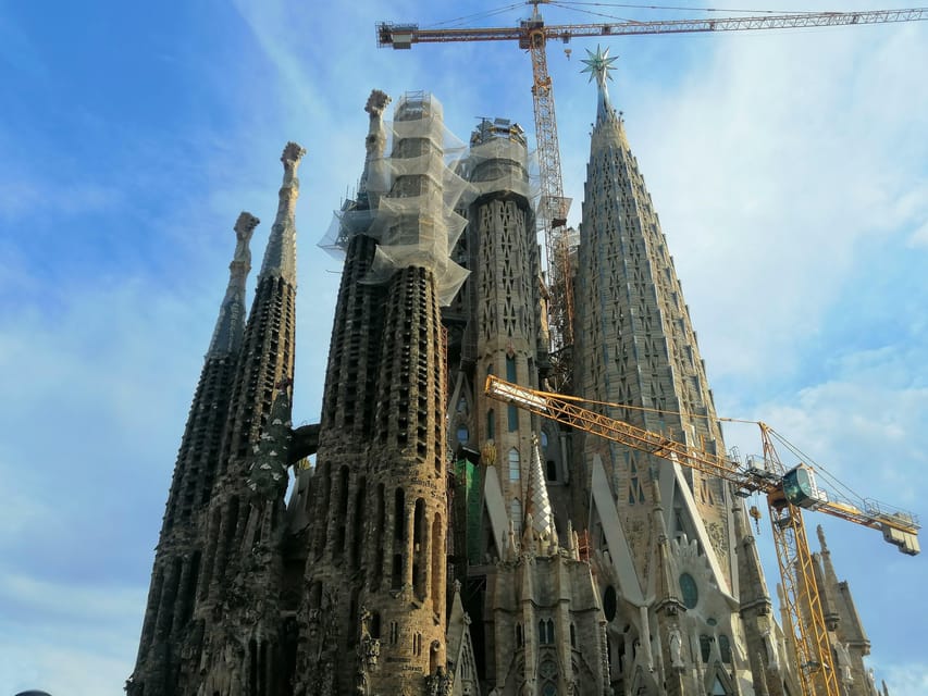 Barcelona: Sagrada Família and Park Güell Guided Tour - Key Highlights at a Glance