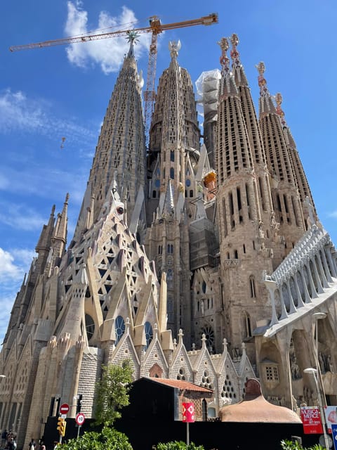 Barcelona: Sagrada Família and Park Güell Guided Tour - Comfort, Timing, and Getting the Most Out of Your 4 Hours