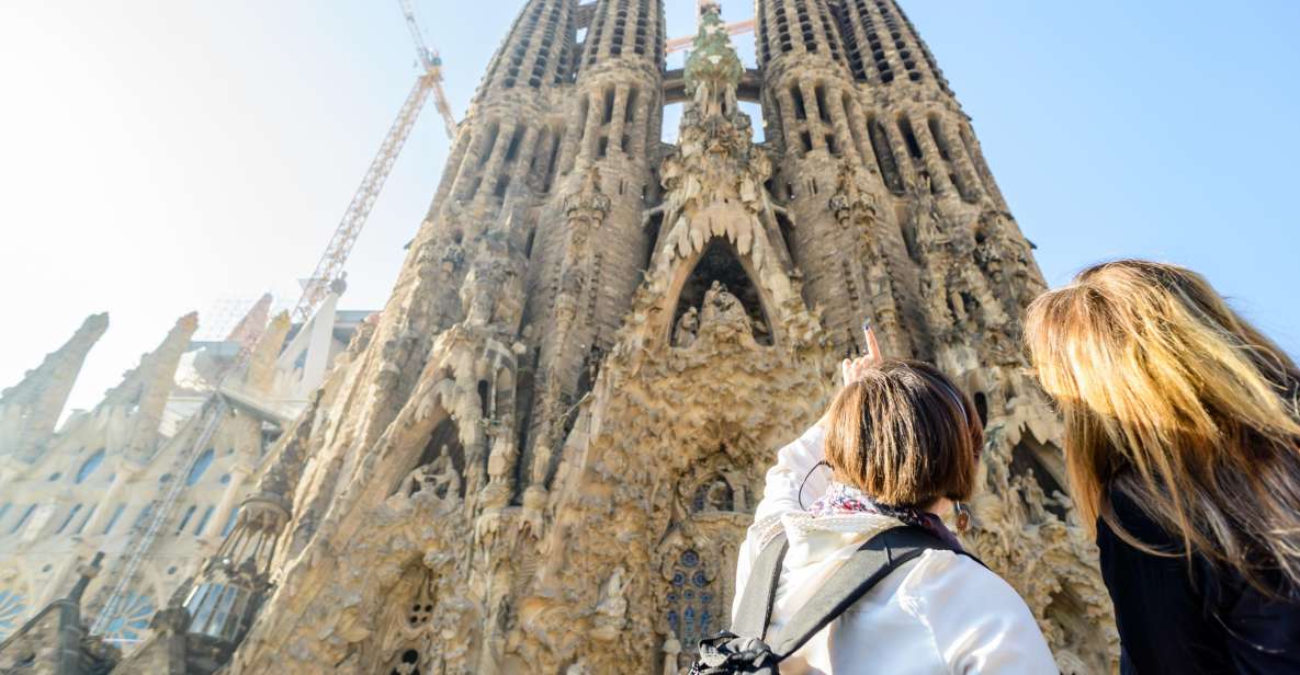 Barcelona: Sagrada Familia Fast-Track Guided Tour - Key takeaways before you go