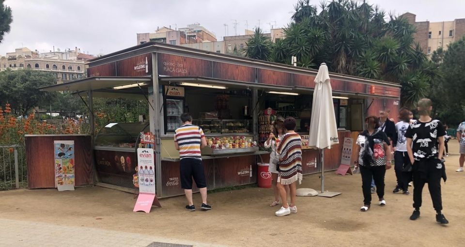 Barcelona: Sagrada Familia Fast-Track Guided Tour - Fast-Track entry and the security reality check