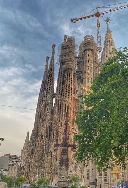 Barcelona: Sagrada Família Guided Tour and Entry Tickets - Optional Nativity Tower View: What It Means and What’s Not Included
