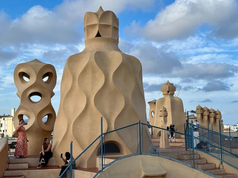 Barcelona: Sagrada Familia, La Pedrera & Cava Tasting Tour - Sagrada Familia skip-the-line: Nativity and Passion in stone and light