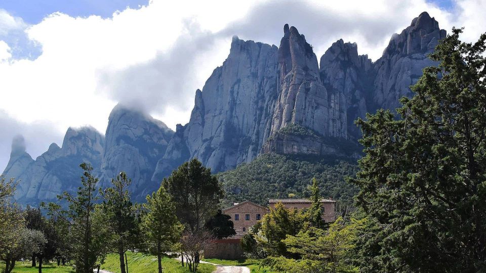 Barcelona: Sagrada Familia & Montserrat Full-Day with Pickup - Montserrat Drive: From City Views to Mountain Quiet