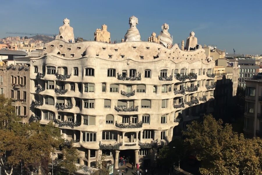Barcelona: Sagrada Familia, Park Guell & Tapas Private Tour - Price and value: what your $228 buys you