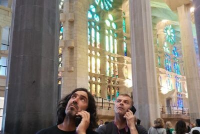 Barcelona: Sagrada Familia, Park Guell & Tapas Private Tour - Getting oriented fast: meeting point to Gothic Quarter flow