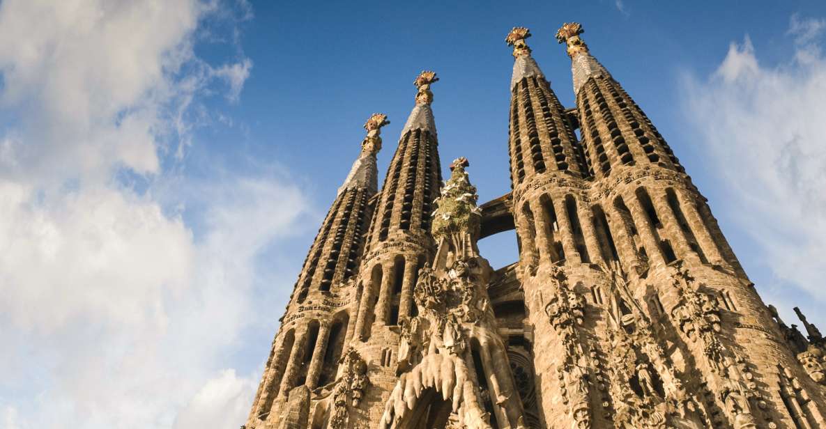 Barcelona: Sagrada Familia Skip The Line Insider Guided Tour - Why priority entry matters at La Sagrada Família