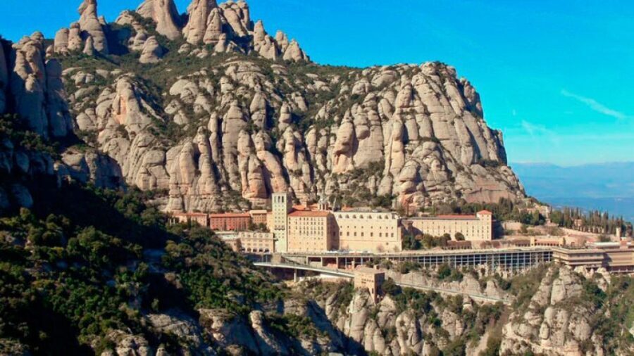 Barcelona: Sailing Experience and Montserrat Tour - Train Around Montserrat: What You Gain From the Guided Ride