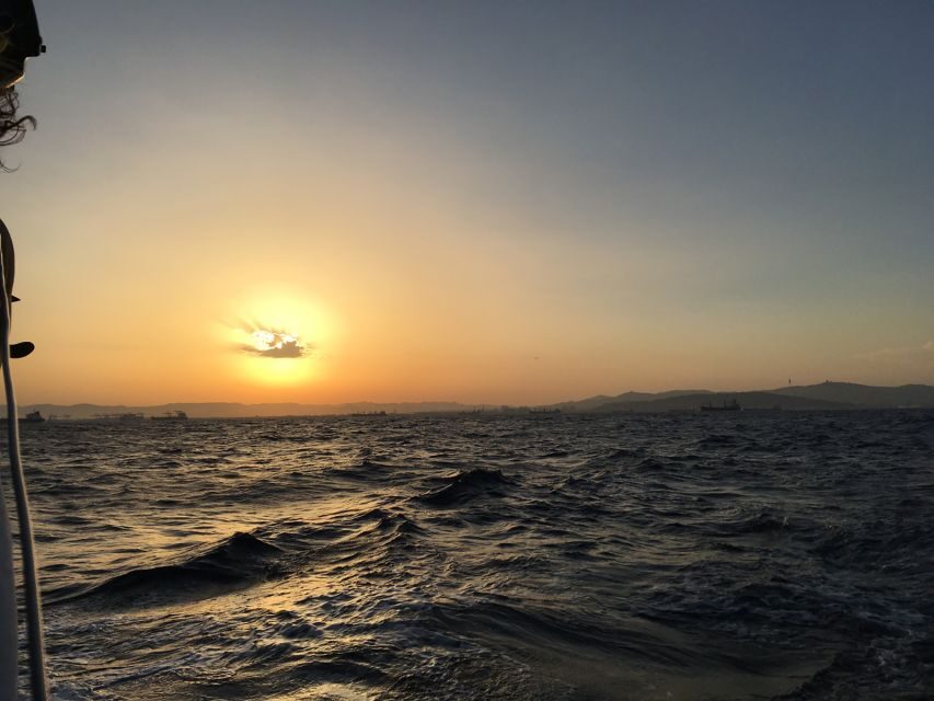 Barcelona: sailing experience, excursions lasting 2h - Key moments that make this sail work