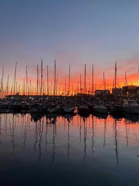 Barcelona: sailing experience, excursions lasting 2h - Getting onto the boat at Port Olímpic (dock n7)