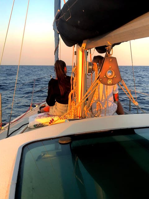 Barcelona: sailing experience, excursions lasting 2h - Sunset-style sailing: when the light actually matters
