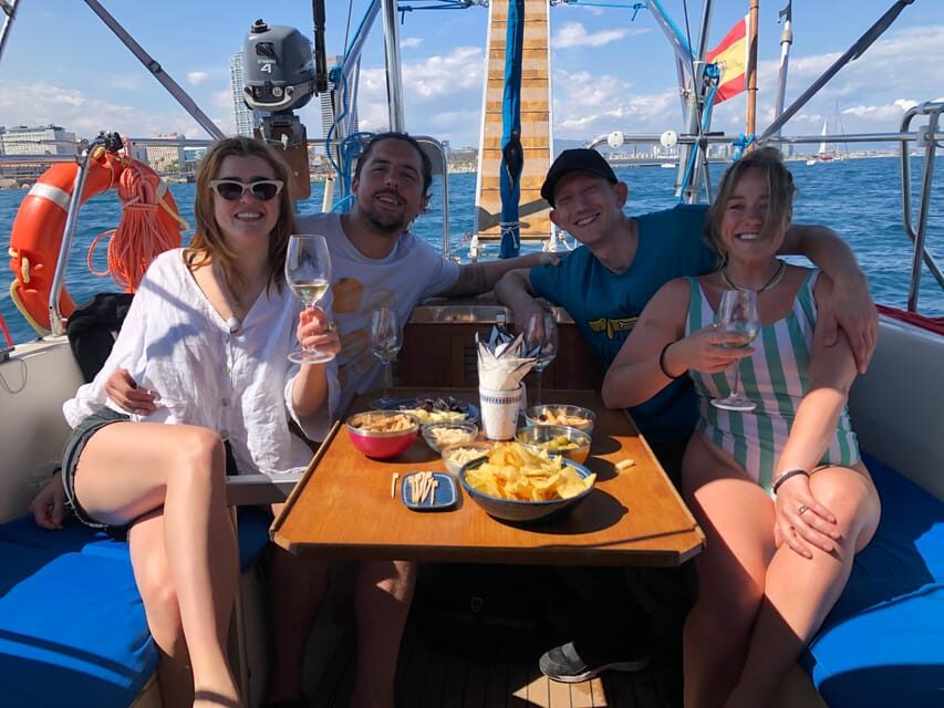 Barcelona: sailing experience, excursions lasting 2h - Who this private Barcelona sail is best for