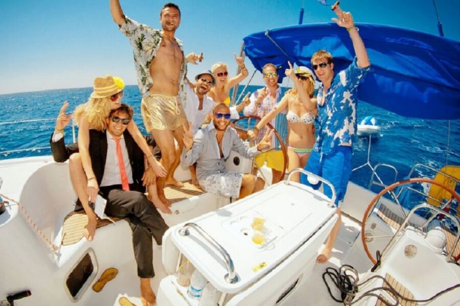 Barcelona: Sailing tour with drinks and aperitve - Getting to Bda Let’s sea: the one logistics detail that matters