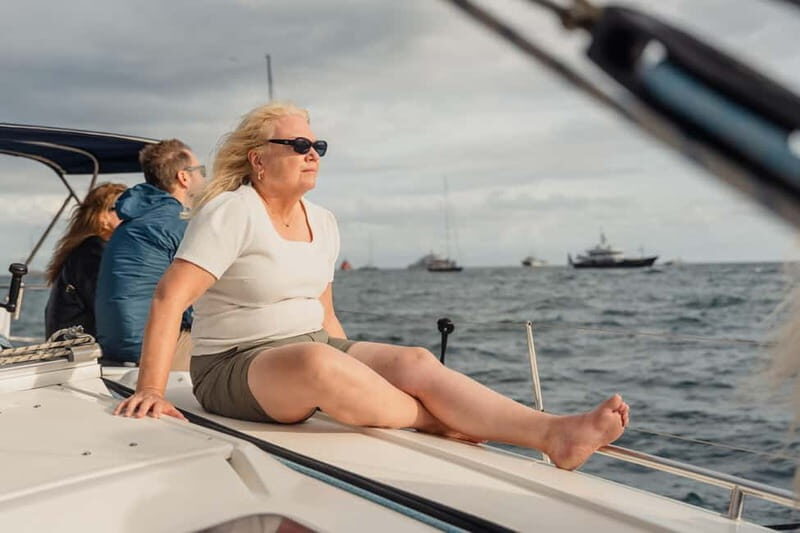 Barcelona: Sailing Tour with Young Local Captain & Drinks - Key Points at a Glance