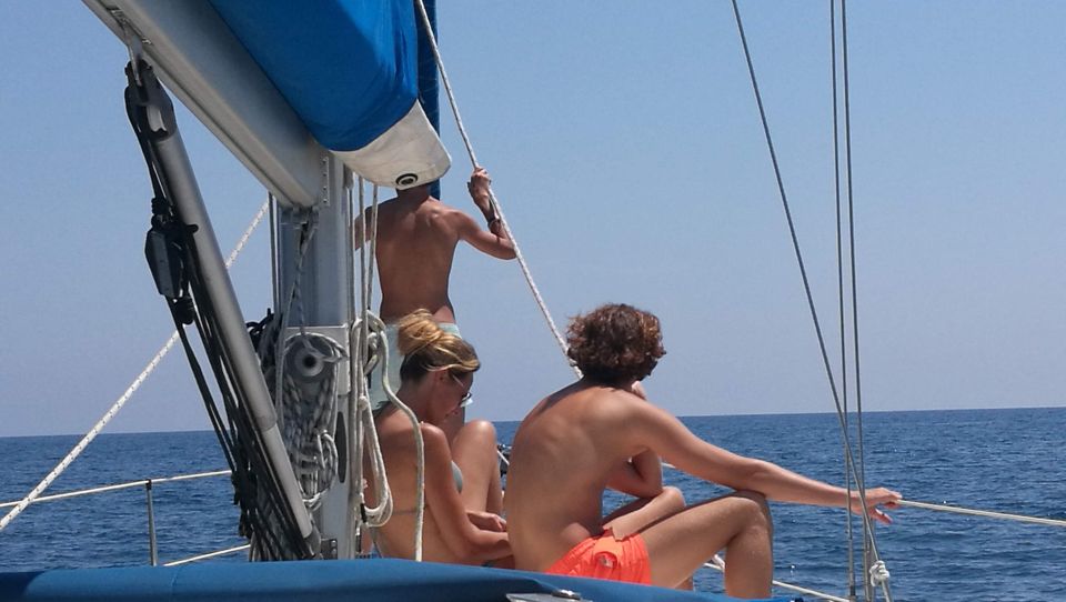 Barcelona: Sailing Trip with Drinks and Snacks - Key things I’d clock before you go