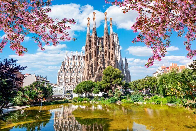 Barcelona Scavenger Hunt and Sights Self-Guided Tour - Why this Barcelona scavenger hunt feels different than a normal walk