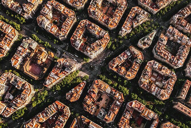 Barcelona Scavenger Hunt and Sights Self-Guided Tour - Casa Batlló: riddles that turn a famous façade into an activity
