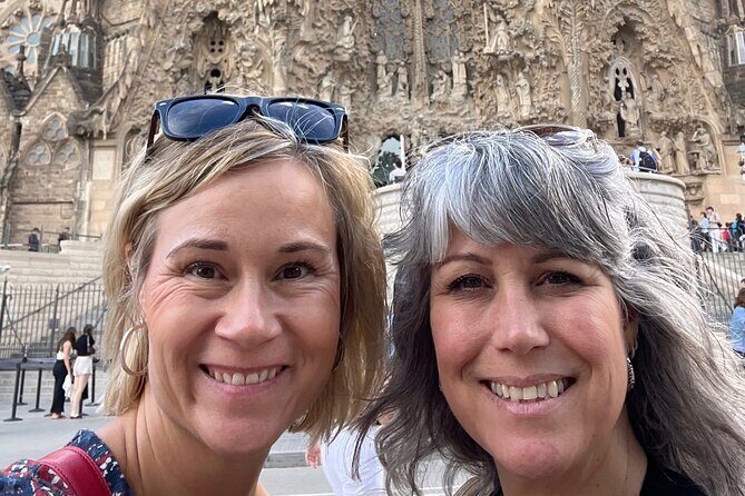 Barcelona Scavenger Hunt and Sights Self-Guided Tour - La Sagrada Familia: finish strong with your last set of clues