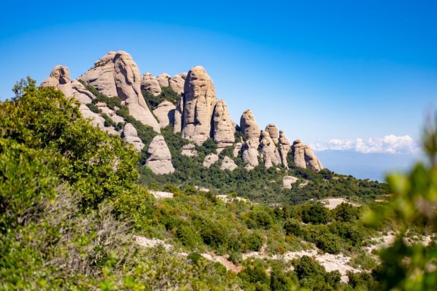 Barcelona: Sitges & Montserrat Monastery Tour with Easy Hike - Sitges by the Sea: Promenade Walks and Coastal Architecture
