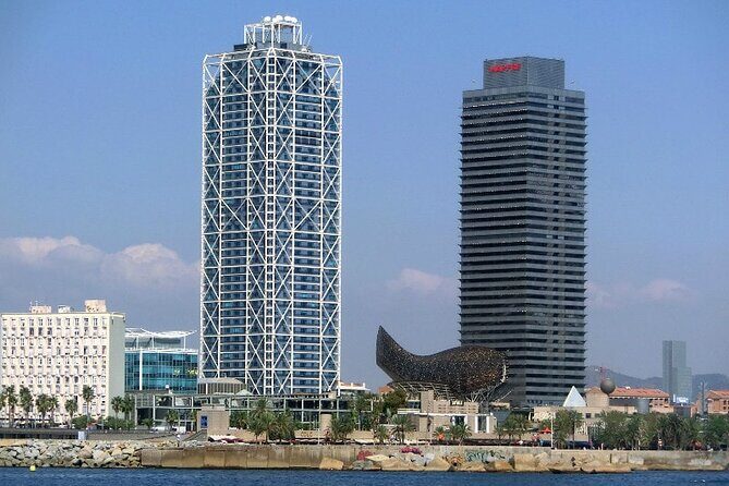 Barcelona Skyline Sailing - Onboard Comfort: Lounges, Space to Stretch, and Bathrooms