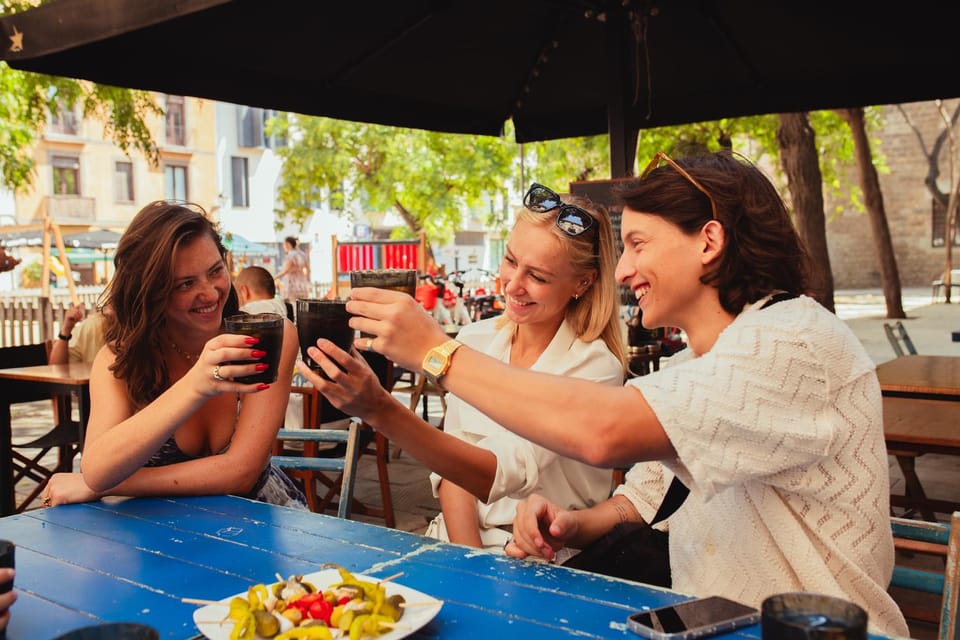 Barcelona: Small Group Gothic, Tapas & Churros Tour! - Your route starts at Hard Rock Café, then walks into the Gothic Quarter