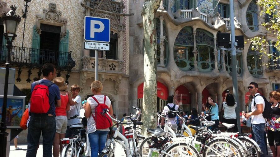 Barcelona: Small Group or Private Bike Tour - Through the Gothic Quarter: Medieval Streets, Big Sights