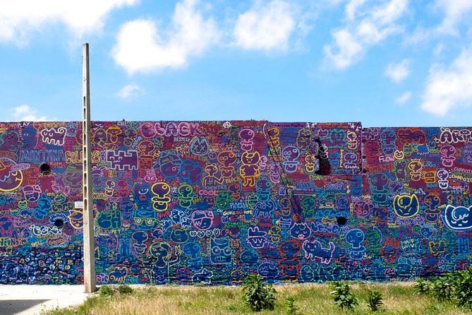 Barcelona Street Art and Graffitti Bicycle Tour - From Carrer dels Escudellers to the Beach: How the Ride Gets You Oriented Fast