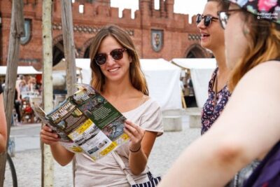 Barcelona Street Art, Graffiti and Tapas Tour - What makes this tour different from a basic Gothic Quarter walk