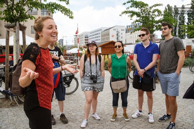 Barcelona Street Art, Graffiti and Tapas Tour - MACBA and the skatepark stop: why it belongs
