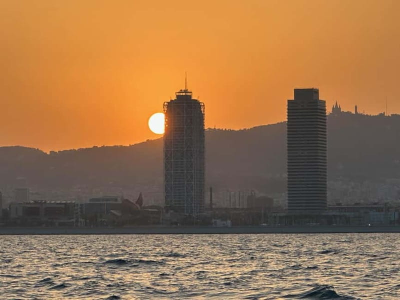 Barcelona: Sunset Sailboat Cruise with Open Bar and Snacks - Comfort on a modern sailboat (and what to bring)