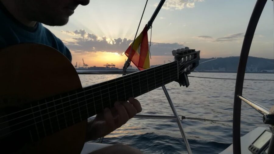 Barcelona: Sunset Sailing with Live Guitar Music and Tapas - Why a Barcelona sunset sailing plan beats a typical dinner