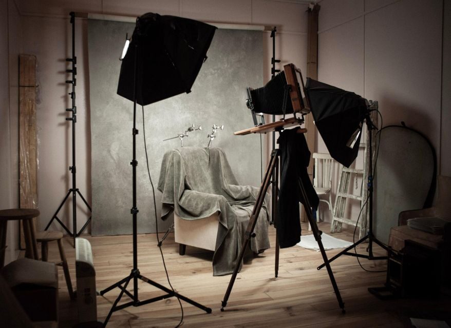 Barcelona: Take your portrait with a 19th century process - Entering a Gothic Quarter studio where portraits were once made
