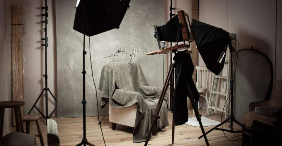 Barcelona: Take your portrait with a 19th century process - From chemistry to metal plate: what the process actually involves