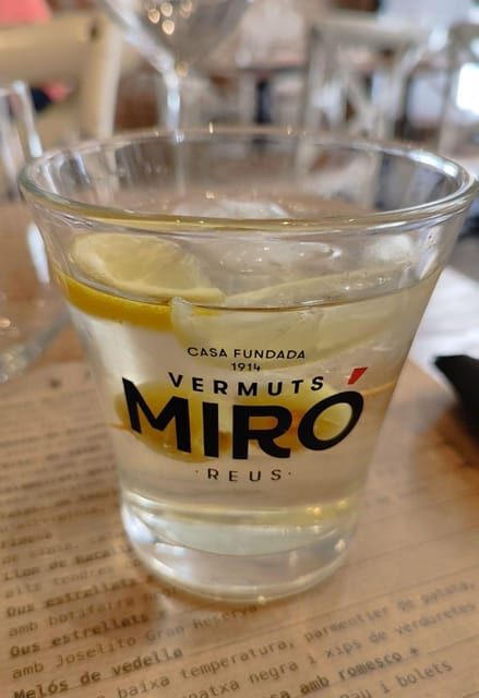Barcelona: Tapas and Pintxos Tour with Crema Catalana - The Tour Flow: How You’ll Go from Drinks to Pintxos