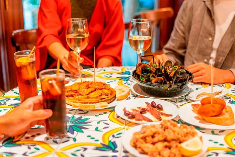 Barcelona: Tapas and Wine with Flamenco Show in the Old Town - Two bars of pintxos and tapas: how the tasting plan works
