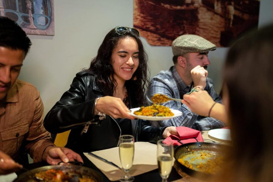 Barcelona: Tapas Tour with Food Tastings and Drinks - Key highlights at a glance