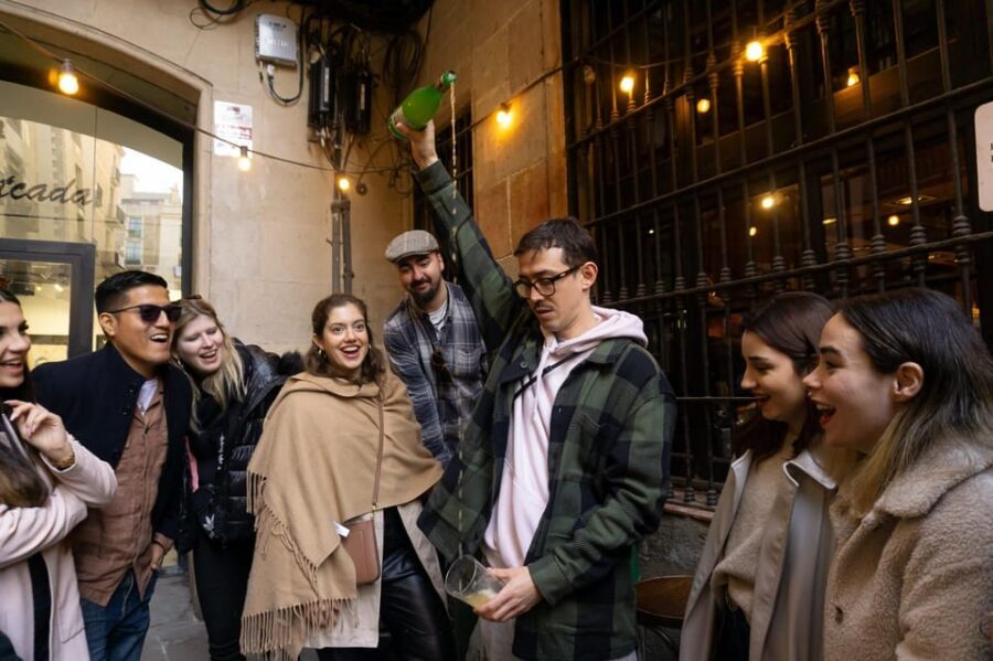 Barcelona: Tapas Tour with Food Tastings and Drinks - Why Gothic Quarter and El Born pair so well with tapas