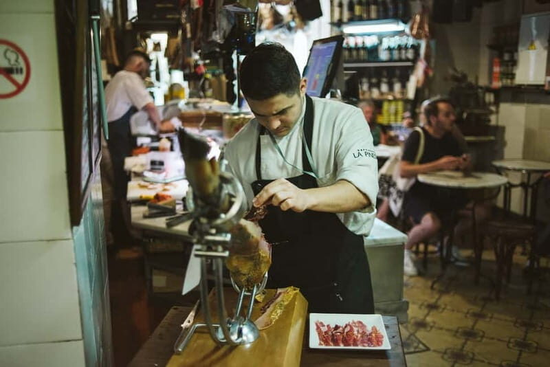 Barcelona: Tapas, Wine & History Tour of the Old Town - A 3.5-hour tapas and wine crawl through Barcelona’s Old Town