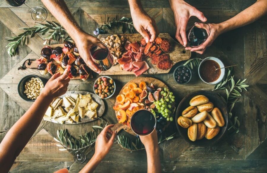 Barcelona Tapas & Wine Private Tour in Traditional Taverns - Blai 9 stop: croquettes and creative pintxos