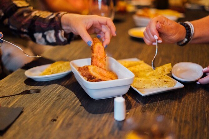 Barcelona Tapas & Wine Walking Tour with Optional Flamenco - How much food you’ll get (and what picky eaters should know)
