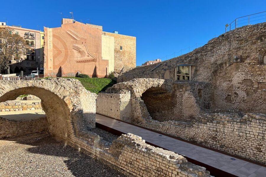 Barcelona: Tarragona & Sitges Guided Day Trip with Transfers - Tarragona Cathedral area and Santa Tecla: your big architecture stop