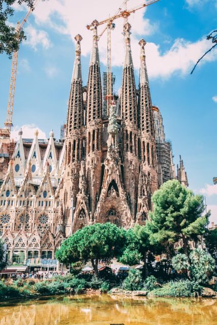 Barcelona: The Genuis of Gaudi & Modernist Architects Tour - The timing: how the route flows without losing the story