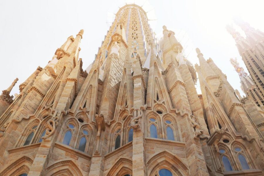 Barcelona: The Genuis of Gaudi & Modernist Architects Tour - What $40 gets you in a 2.5-hour walking tour